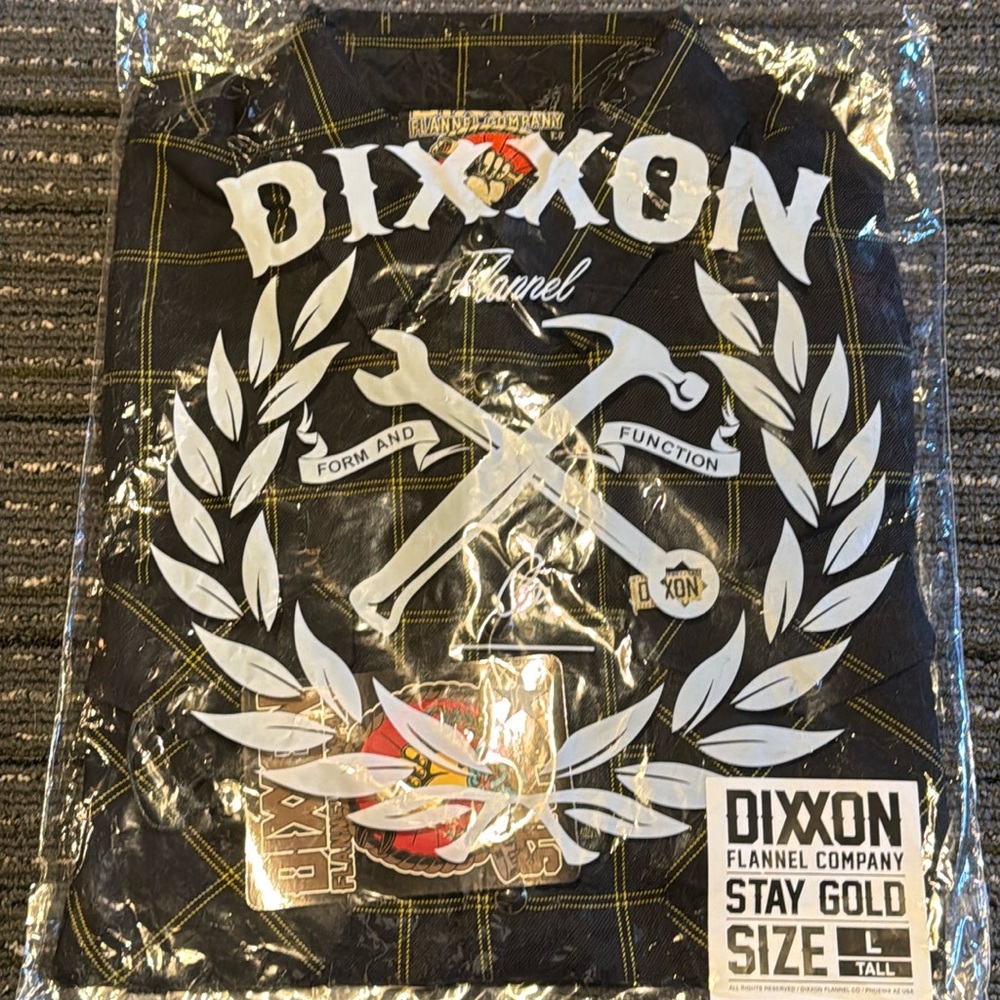 Dixxon Stay Gold Flannel. Men's size large tall. NIW.